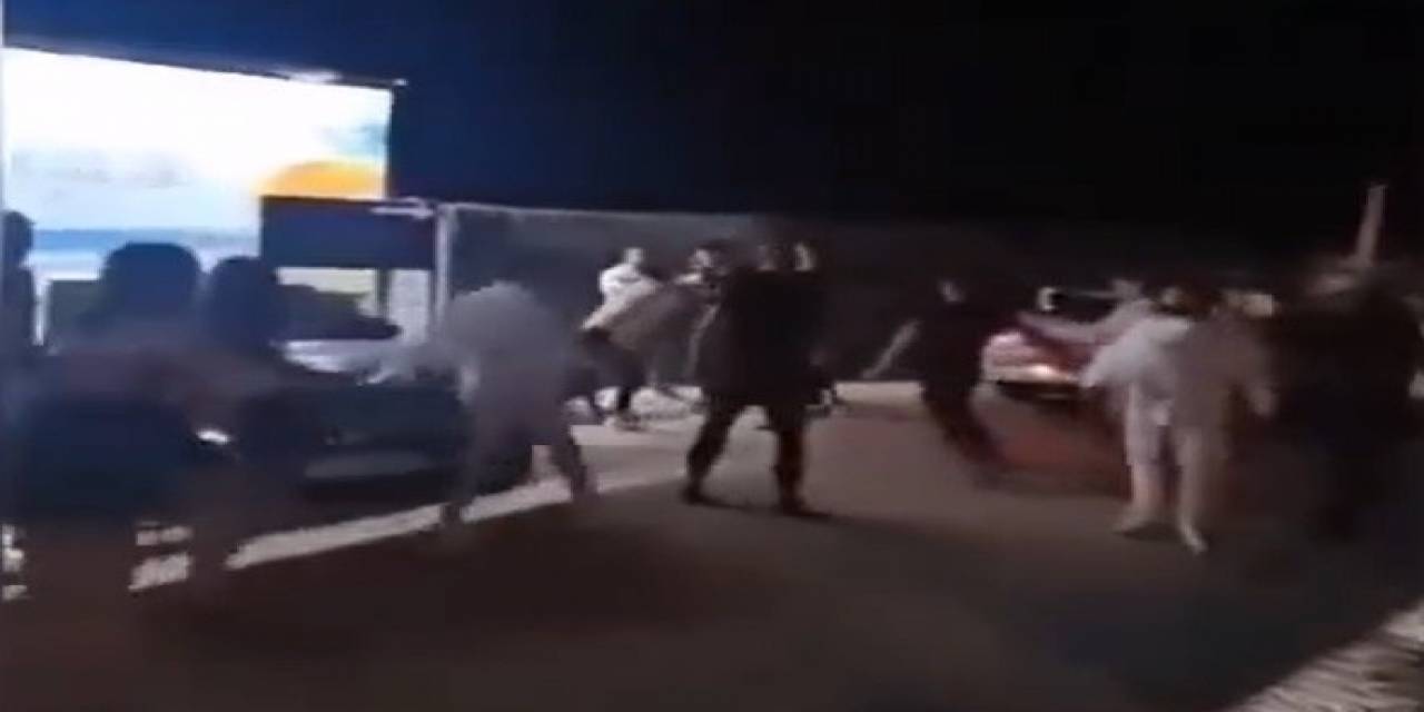 Alaçatı’da Eğlence Mekanı Çalışanları Müşterileri Darp Etti