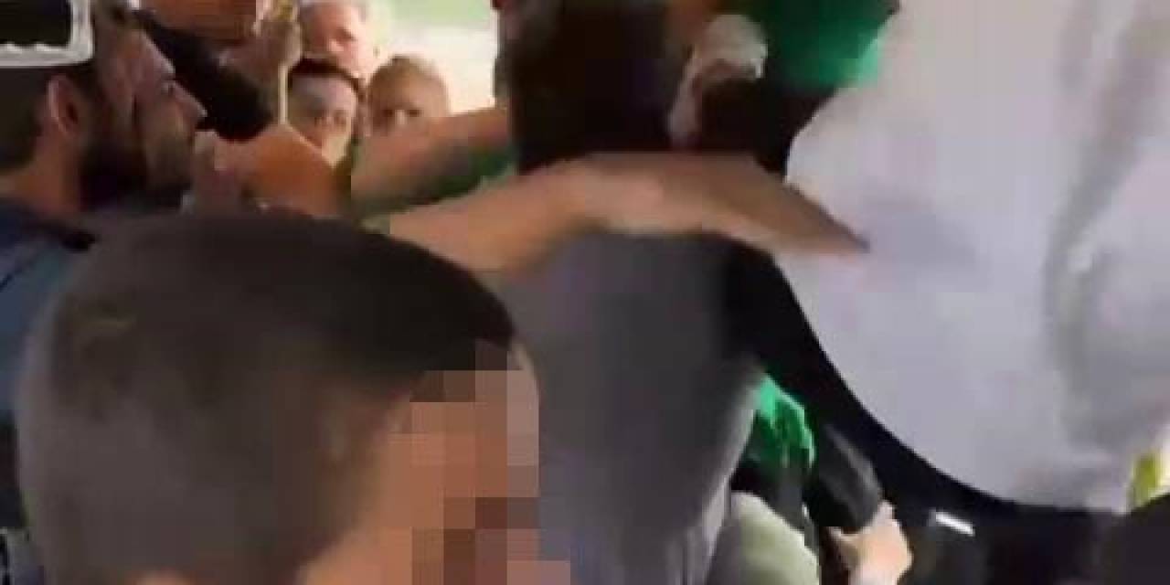 Metrobüste Yer Verme Tartışması ‘uçan Tekmeli’ Kavgaya Dönüştü
