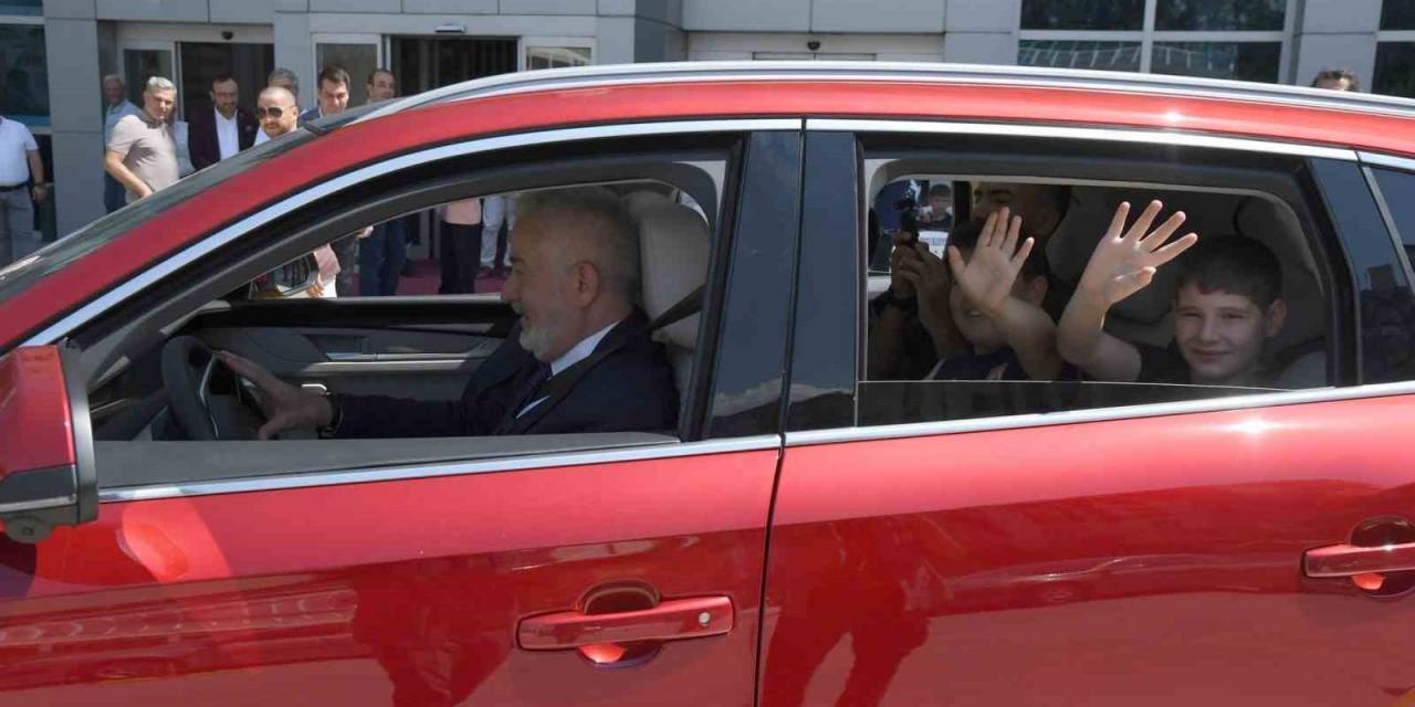 Isparta’da Çocuklar Togg Deneyimini Başkan Başdeğirmen’le Yaşadı