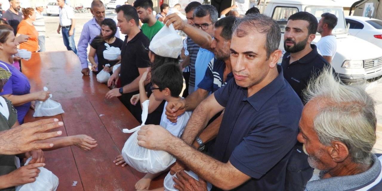 Samandağ Kaymakamlığı Vatandaşlara Yemek Dağıttı