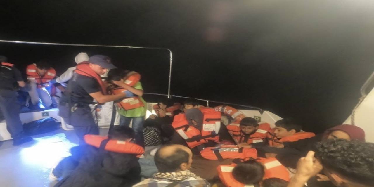 Ayvacık Açıklarında 32 Kaçak Göçmen Yakalandı