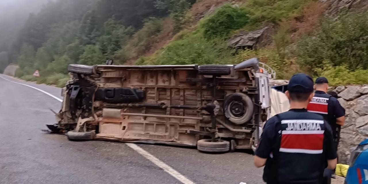 Bursa’da Tarım İşçilerini Taşıyan Minibüs Devrildi: 4’ü Çocuk 10 Yaralı