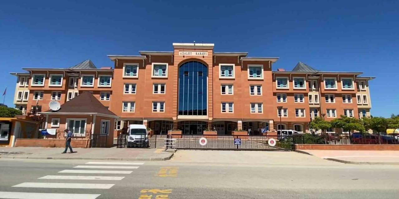 Eşini Ve İki Polis Memurunu Yaralayan Şahıs Tutuklandı