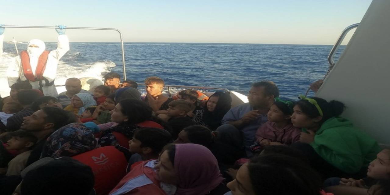Yunan Unsurlarınca Ölüme Terk Edilen 62 Kaçak Göçmen Kurtarıldı