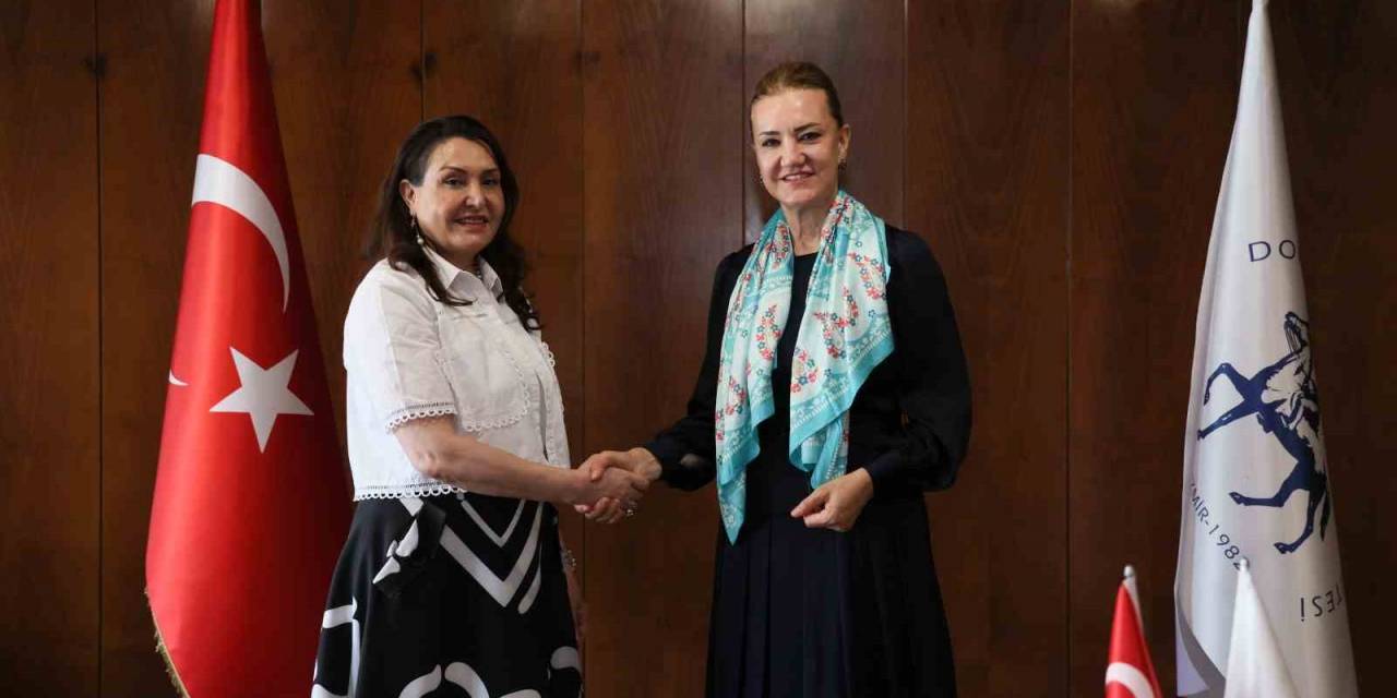 Deü İş Dünyasının Başarılı Kadınlarını Konuk Etti