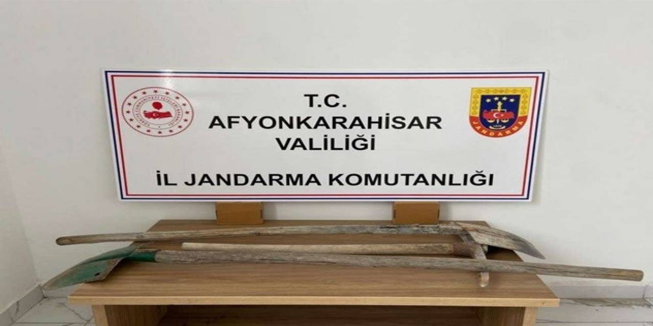 Kaçak Kazı Yapan 4 Kişi Jandarma Tarafından Suçüstü Yapıldı