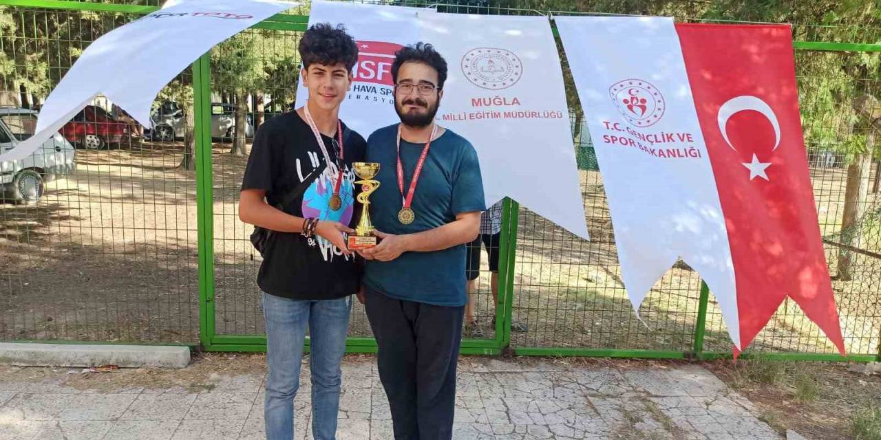 Roket Fırlatıp Şampiyon Oldular