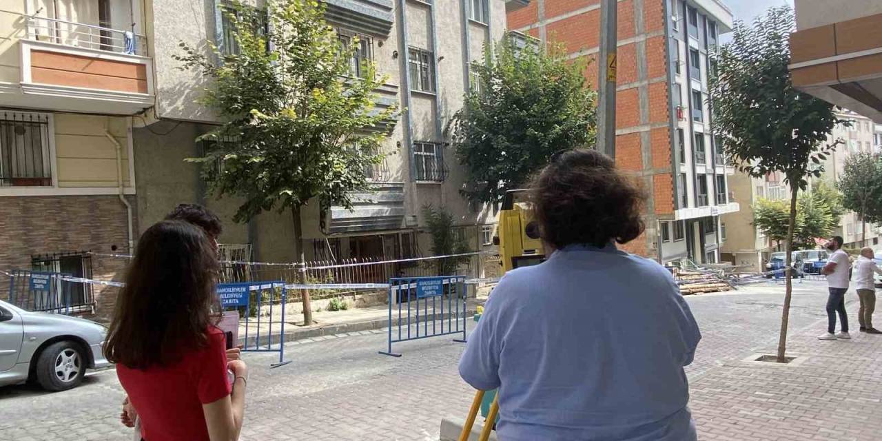 Bahçelievler’de Hasar Alan Binadan Ölçüm Alındı