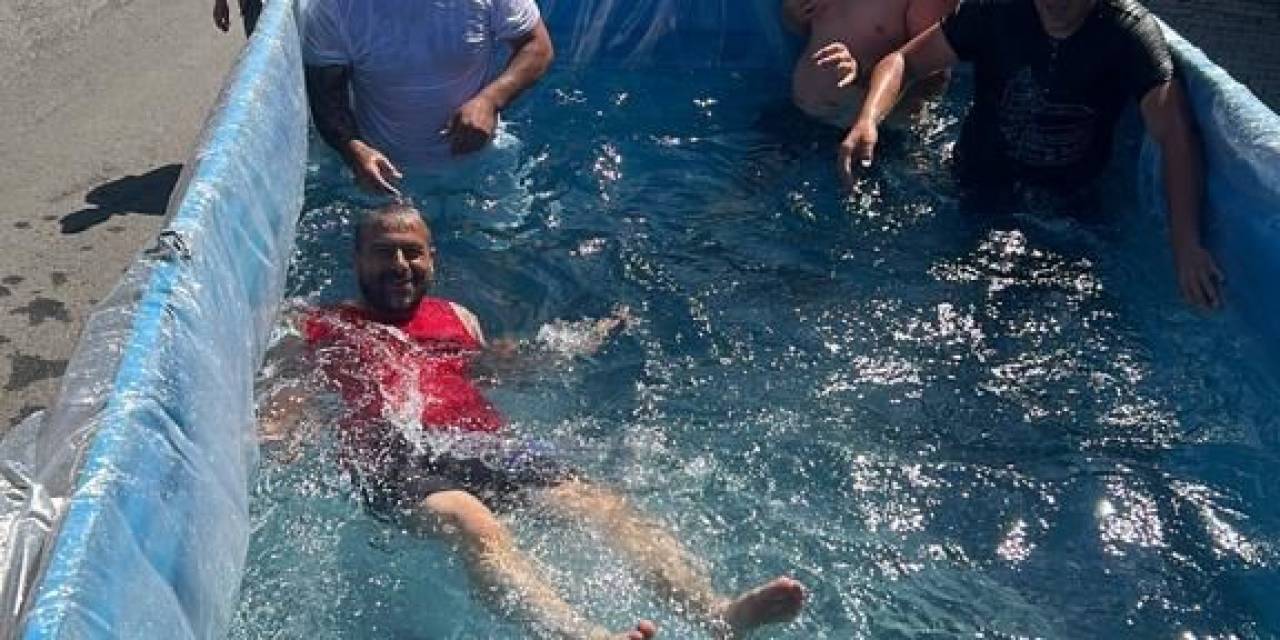 Kars’ta Kamyon Dorsesinde Serinlediler