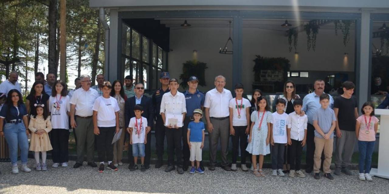 Beylikova Yaz Kur’an Kursları’na Katılan Öğrencilere Ödül Verildi