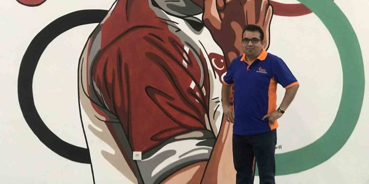 Esenler’de Belediye Temizlik Personelinden Mete Gazoz Performansı Kamerada