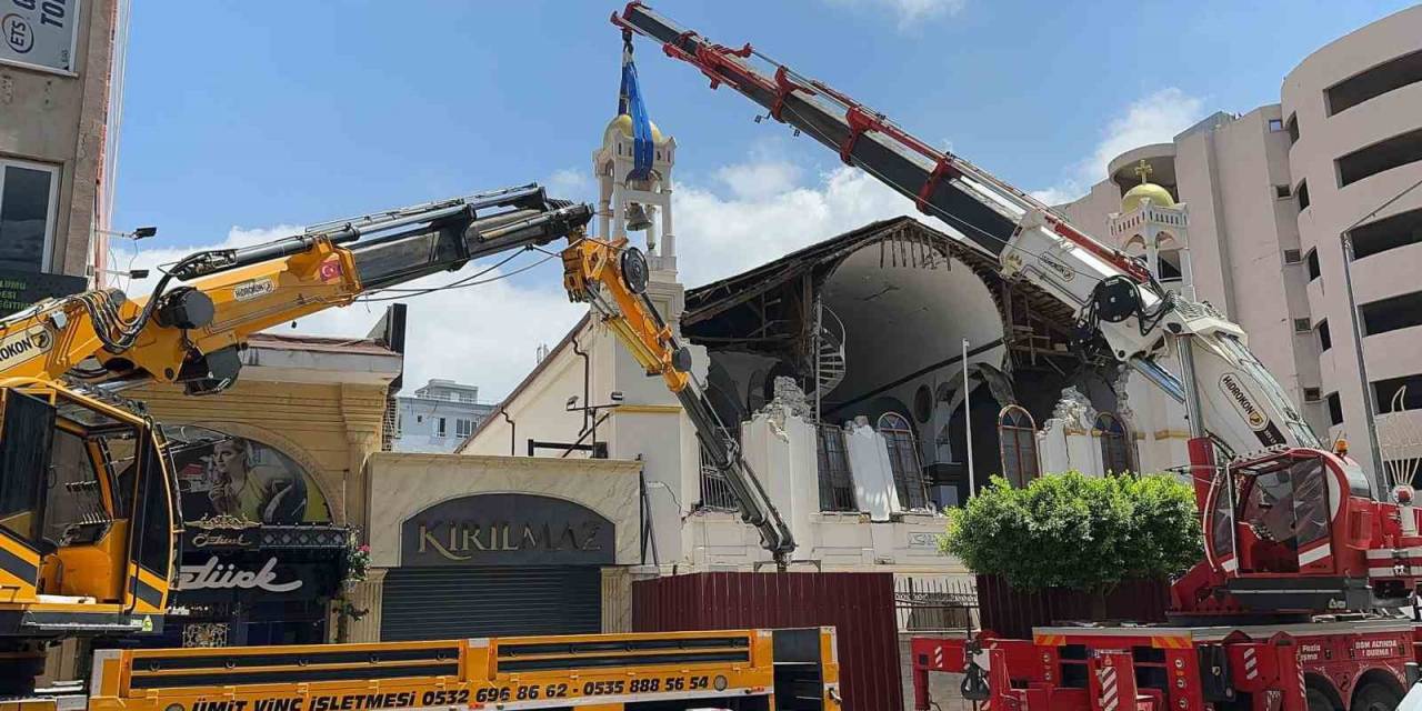 Hatay’da Depremde Zarar Gören Kilisede Güçlendirme Çalışmaları Başladı