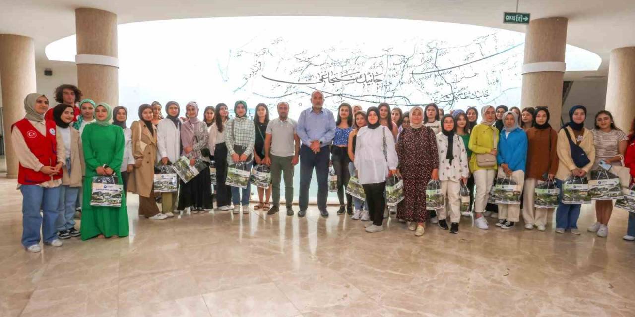 Başkan Sandıkçı, Hataylı Gençleri Ağırladı