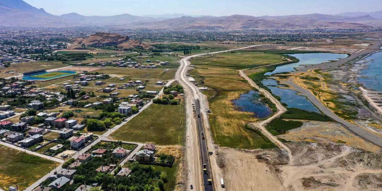 Van Sahil Yolunda Asfalt Çalışmaları Başladı