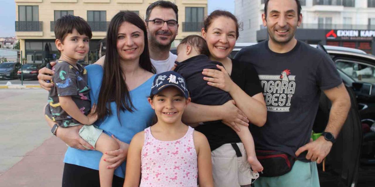 Gurbetçiler: "bayrağımızı Görünce Tüylerimiz Diken Diken Oluyor"