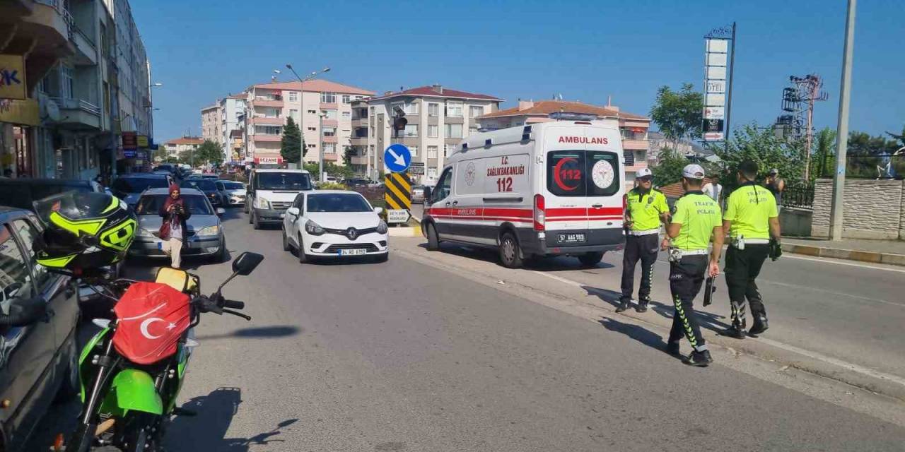 Motosiklet Sürücüsüne Çarpıp Kaçtı