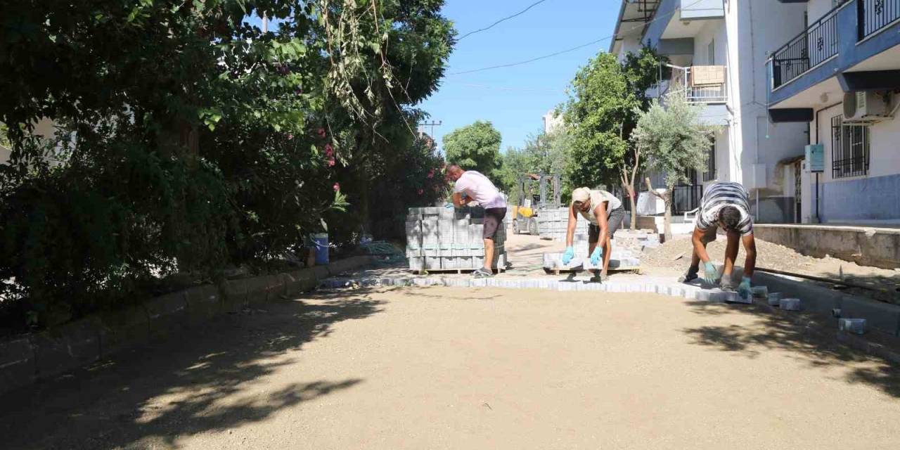Efeler’de 4 Yılda 700 Bin Metrekare Parke Yol Ve Kaldırım İmal Edildi