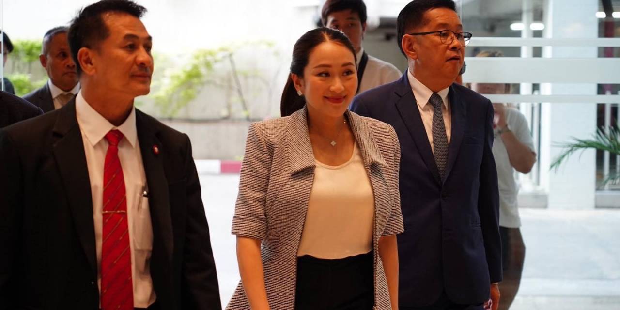 Tayland’ın Sürgündeki Eski Başbakanı Thaksin Ülkesine Dönüşünü Erteledi