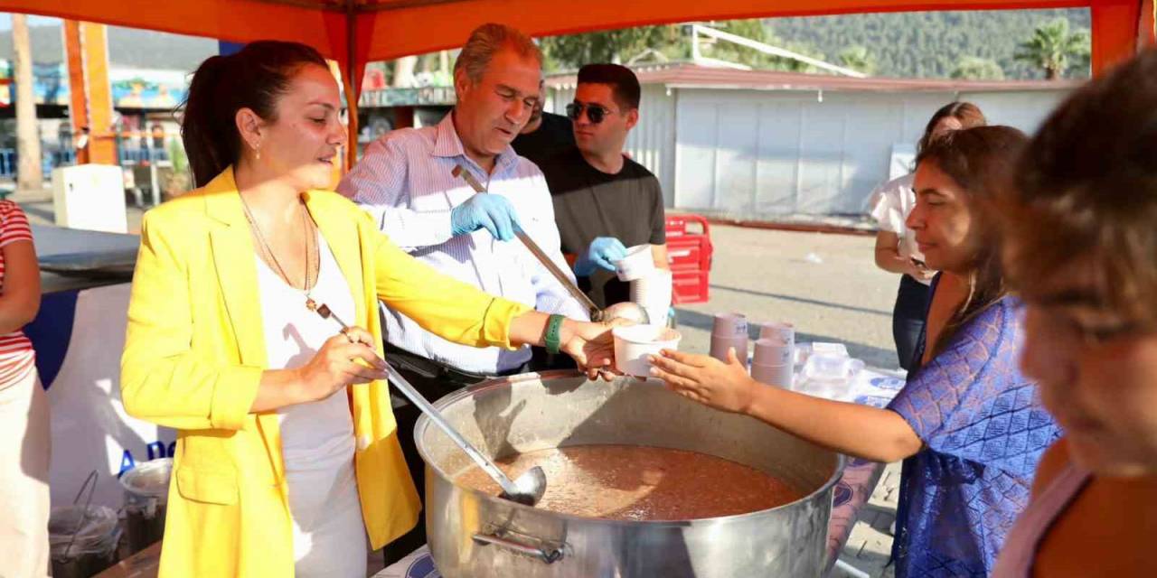 Didim Belediyesi’nden Akbük’te Aşure Hayrı