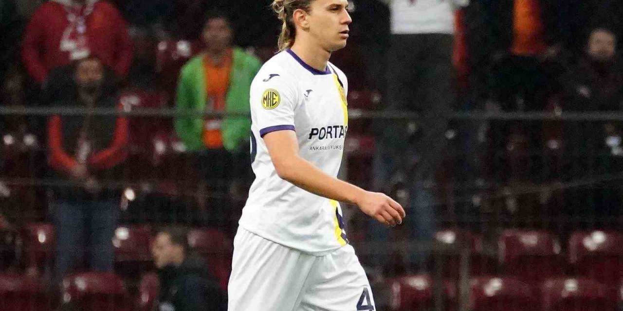 Galatasaray’da Taylan Antalyalı’nın Sözleşmesi 3 Yıl Uzatıldı