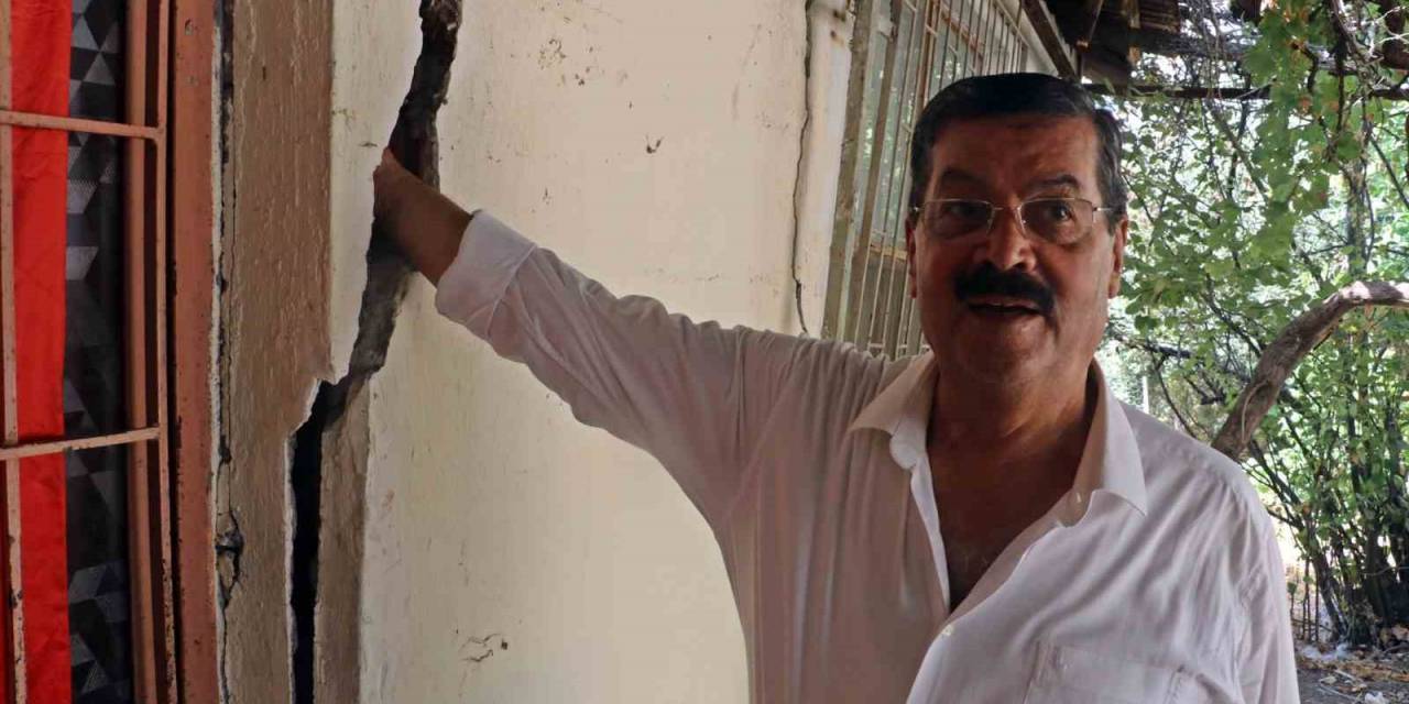 Temeli Kayıp Çatlayan Evlerde Korku İçinde Yaşıyorlar