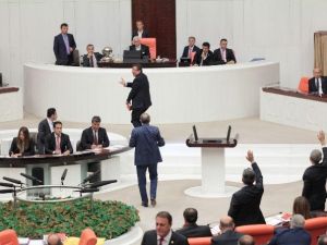 Genel Kurul’da Bağımsız Bakan Anlaşmazlığı