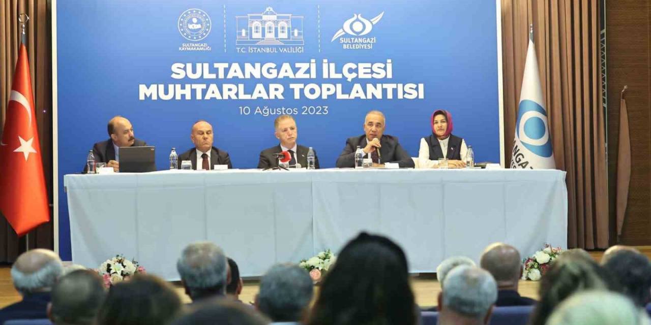 İstanbul Valisi Gül, Sultangazi’de Muhtarlarla Bir Araya Geldi