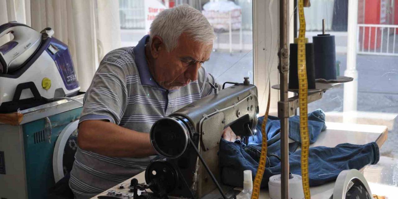 Sıcak Havalar Ünlü Terzinin 50 Senelik Takım Elbise Geleneğini Bozdu