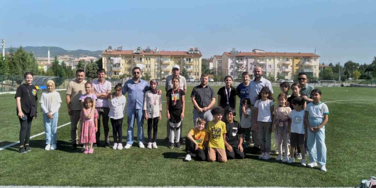 Gediz İlçe Müftülüğünden Kız Öğrenciler İçin Sportif Turnuva