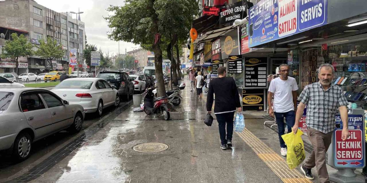Sakarya’da Kavurucu Sıcaklar Yerini Yağışa Bıraktı