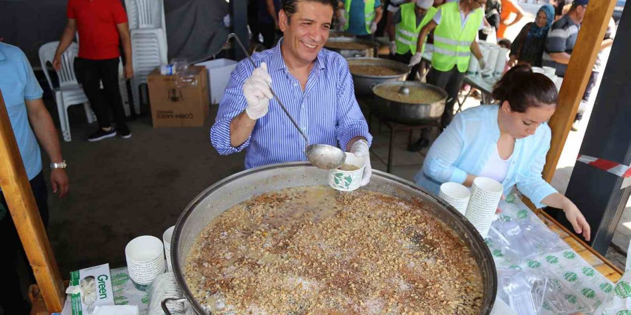 Döşmealtı Belediyesi’nden 6 Bin Kişilik Aşure İkramı