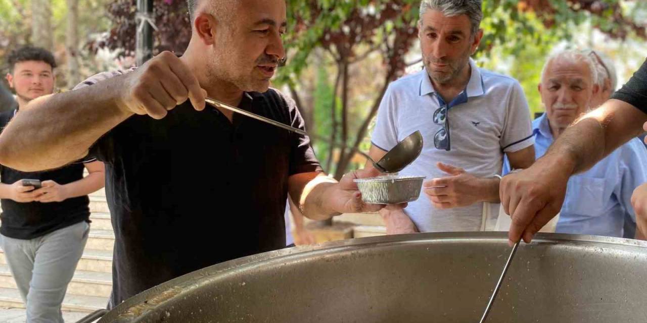 Bilecik’te Ak Parti’den Aşure İkramı