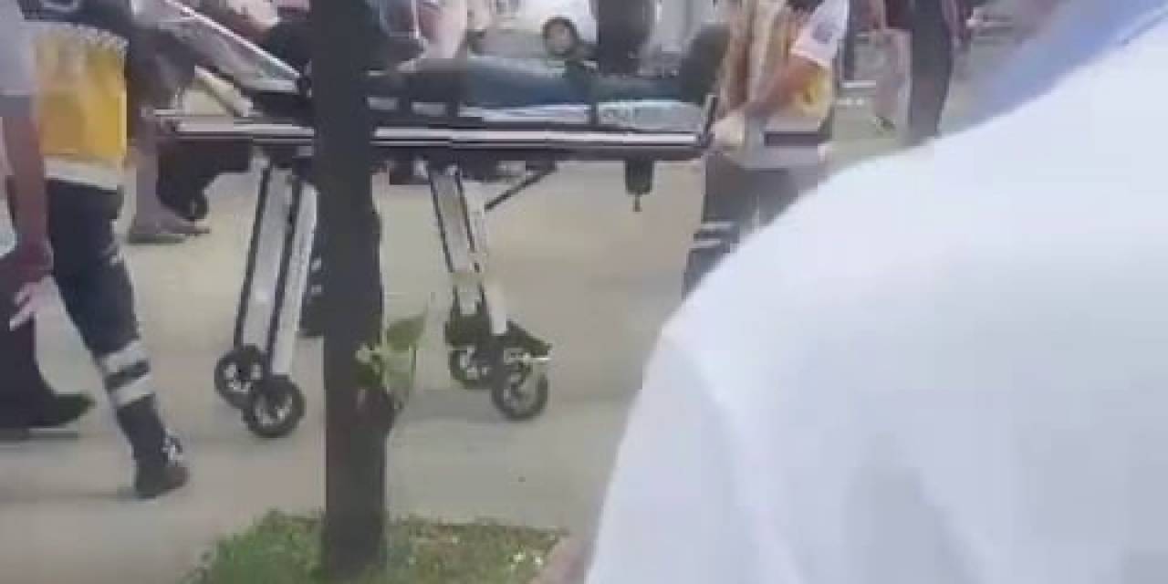 Kavgada Bıçaklandı, Hastanede Hayatını Kaybetti