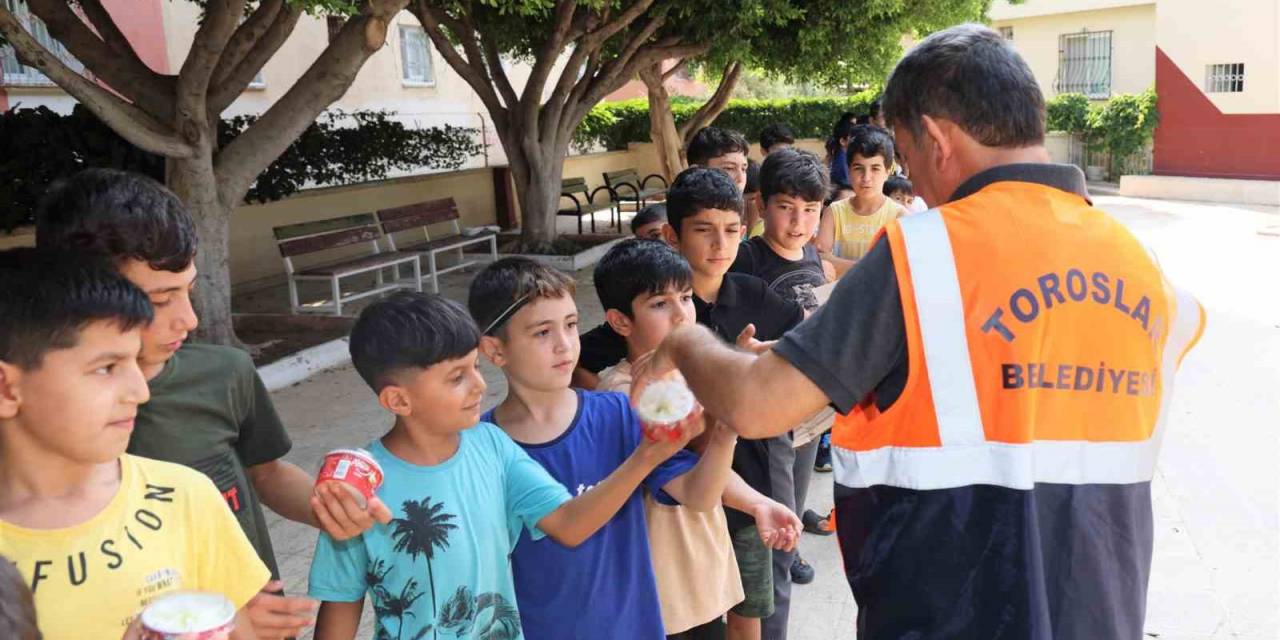 Kur’an Kursu Öğrencilerine Dondurma Sürprizi