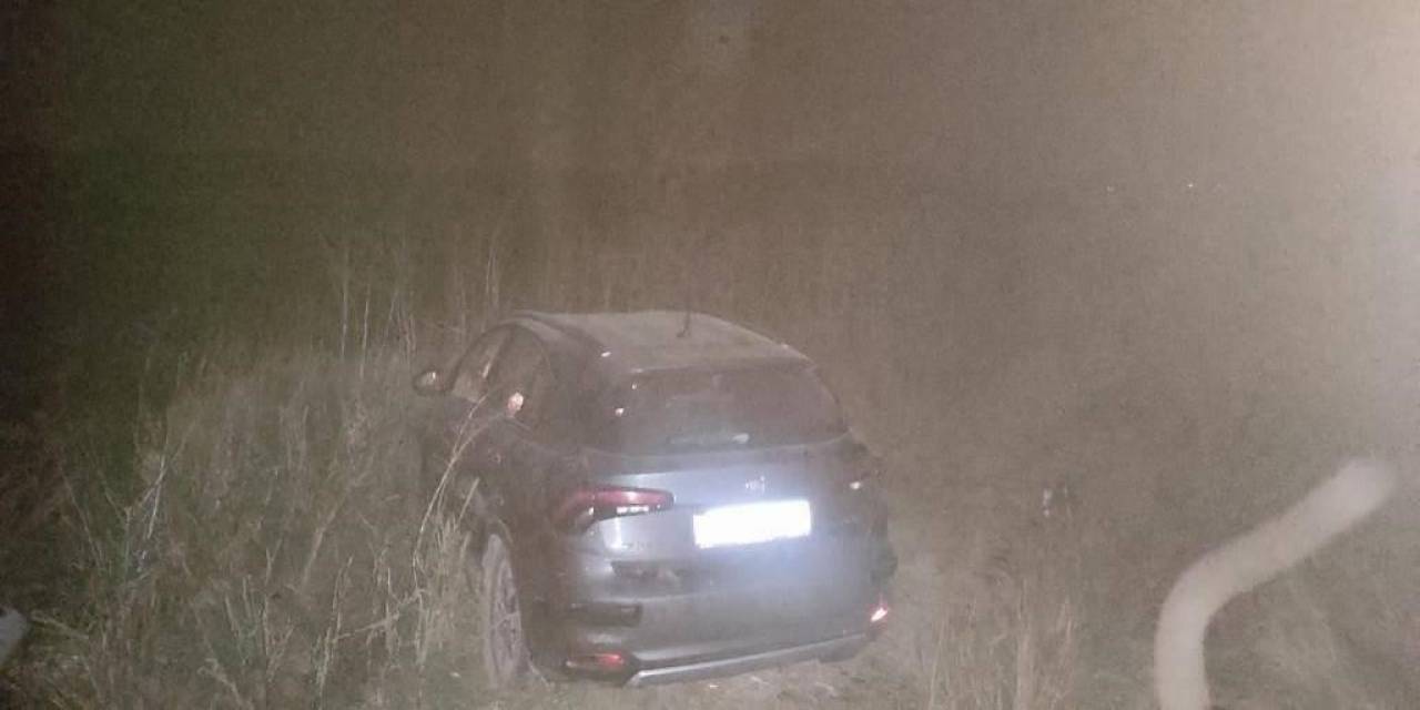 Tarım Arazisine Giren Otomobilde 5 Kişi Yaralandı