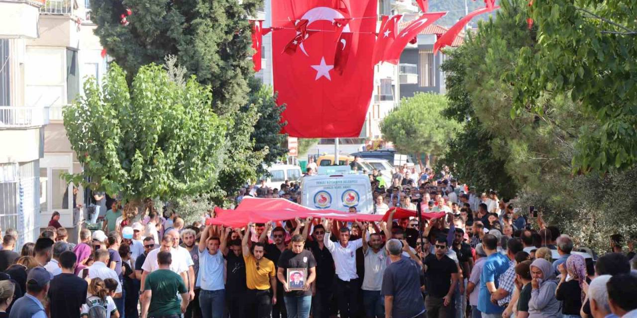 Denizlili Şehit, İsmini Aldığı Şehit Amcasının Yanına Defnedildi