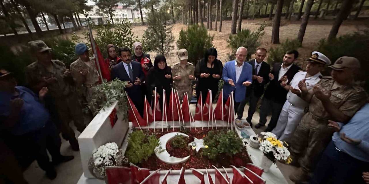 Şehit Başçavuş Ferhat Gedik, İskenderun’da Mezarı Başında Anıldı