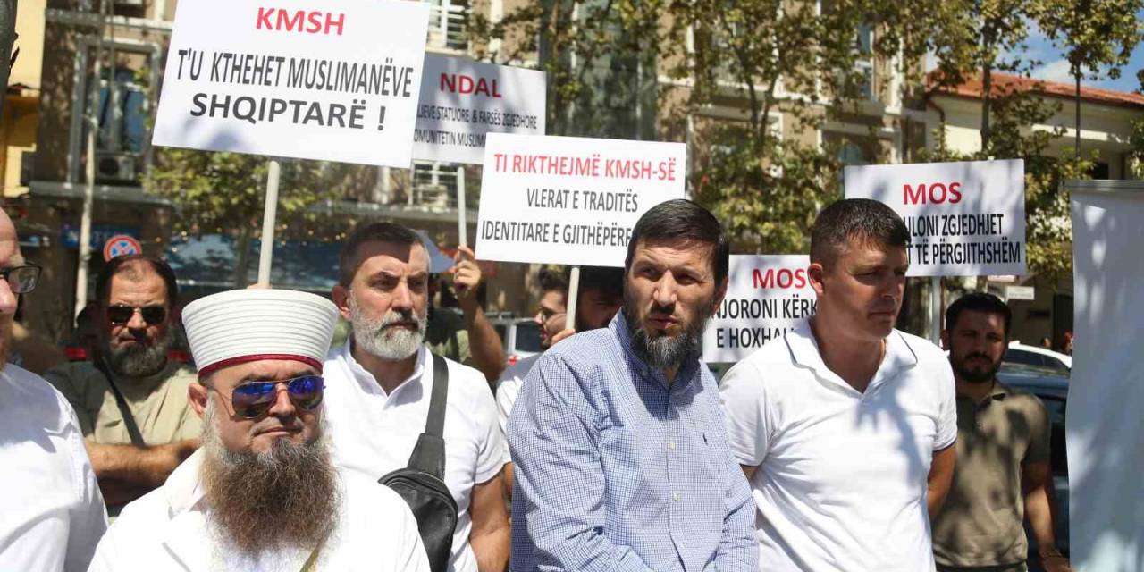 Arnavutluk’ta Fetö Protestosu