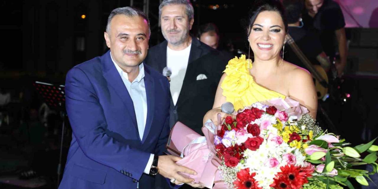 39. Aşık Seyrani Kültür Ve Sanat Festivali’nde Zara Rüzgarı