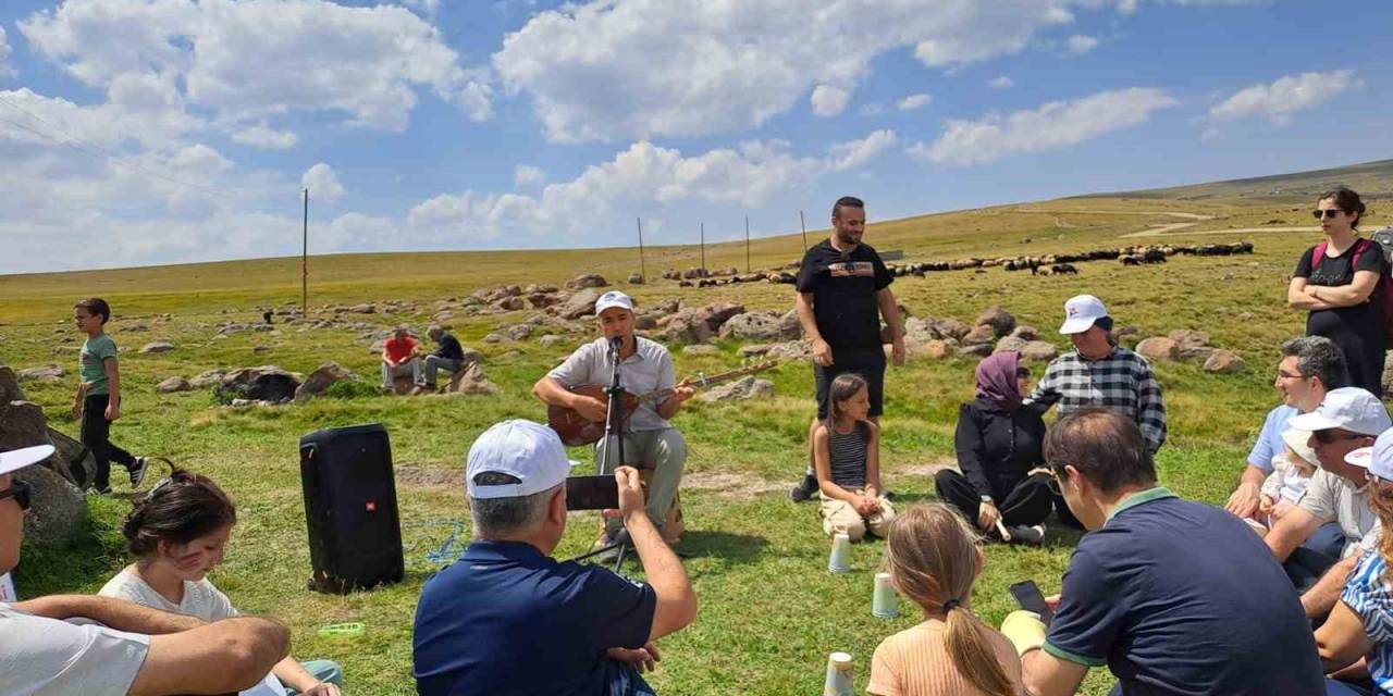 Artvin’de 2 Bin 700 Rakımda Bilim Yayla Şenliği Yapıldı