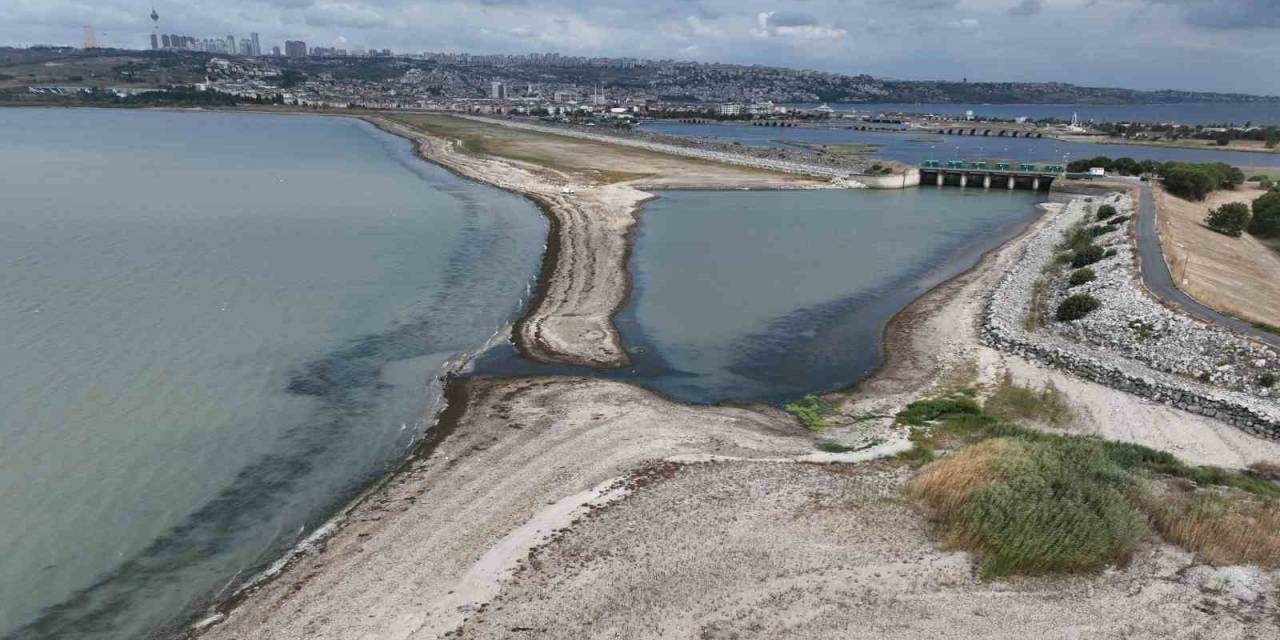 Büyükçekmece Gölü’nden Çarpıcı Görüntüler