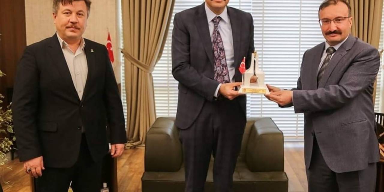 Emet’in Fahri Hemşerisi Oldu