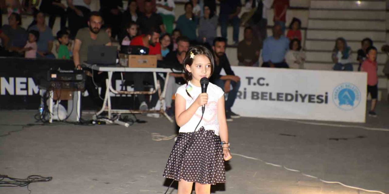 Hakkarili Çocuklar Sesleri İle Mest Etti