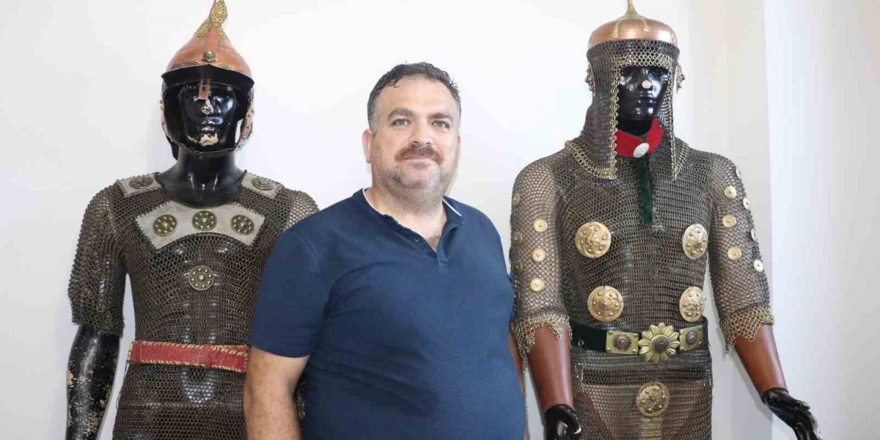 Hobi Olarak Savaş Zırhı Yapıyor, Talepleri İse Geri Çeviriyor