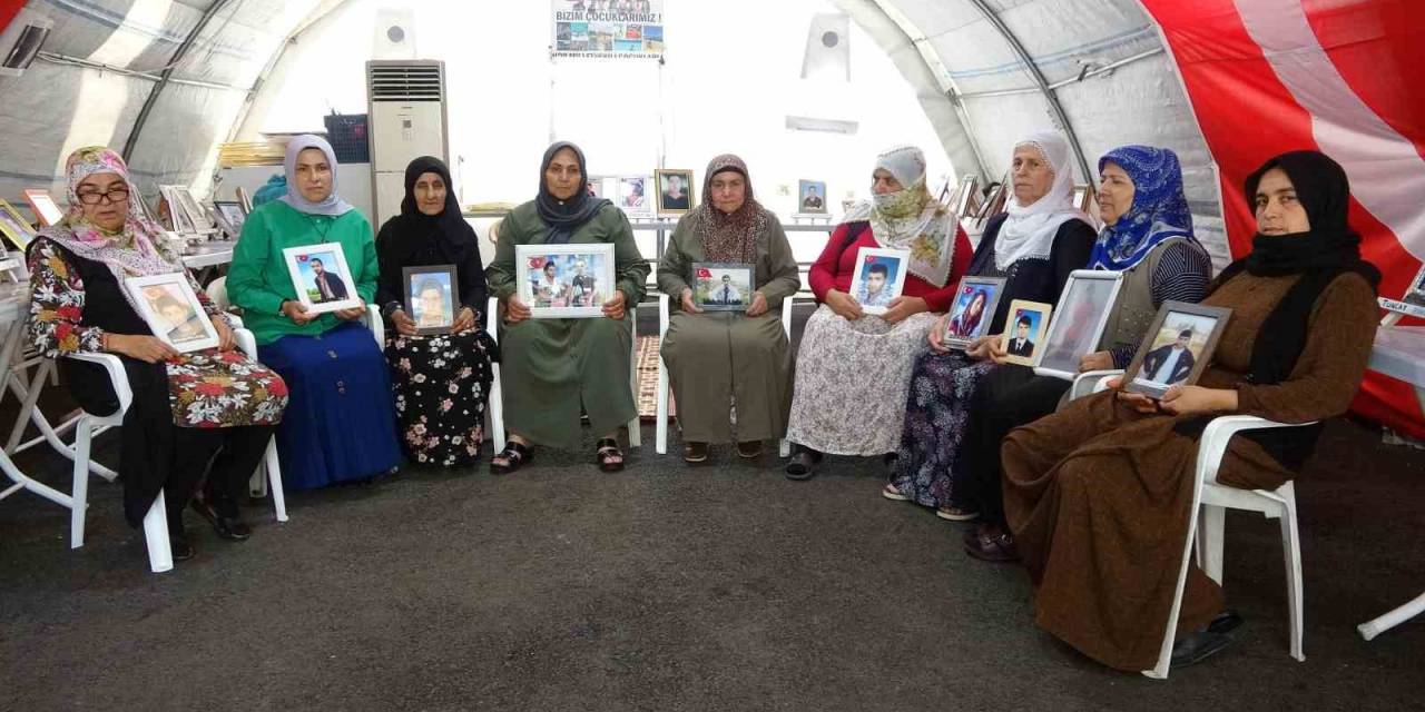 Evlat Nöbetindeki Anne: “oğlum, Babası Korucu Olduğu İçin Dağa Kaçırıldı”