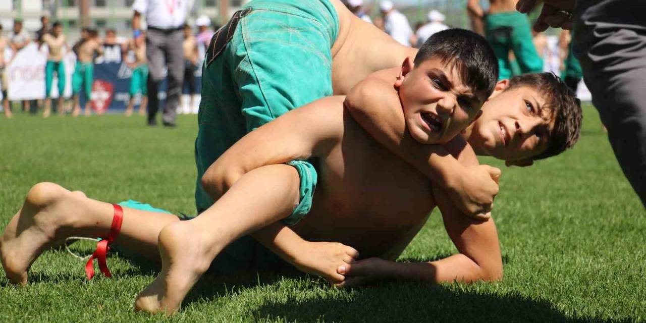 Sivas’ta Pehlivanlar Er Meydanına İndi