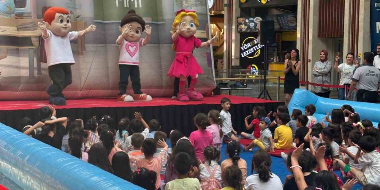 Çocuklar Kumsmall Avm’de Çok Mutlu