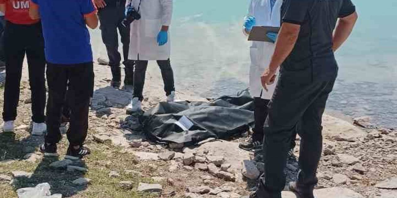 Serinlemek İçin Girdikleri Baraj Gölünde Boğuldular: 1 Ölü, 1 Yaralı