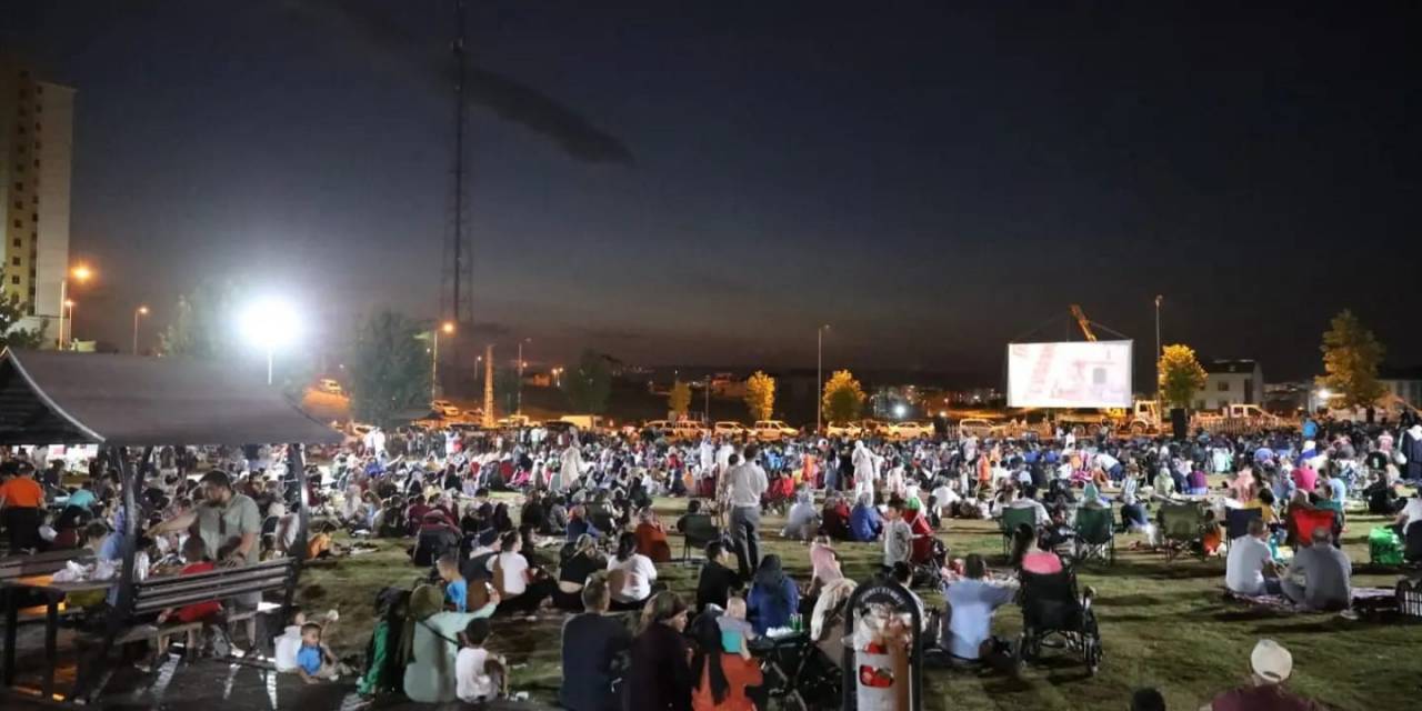Toki’de Açık Hava Sineması Yoğun İlgi Gördü