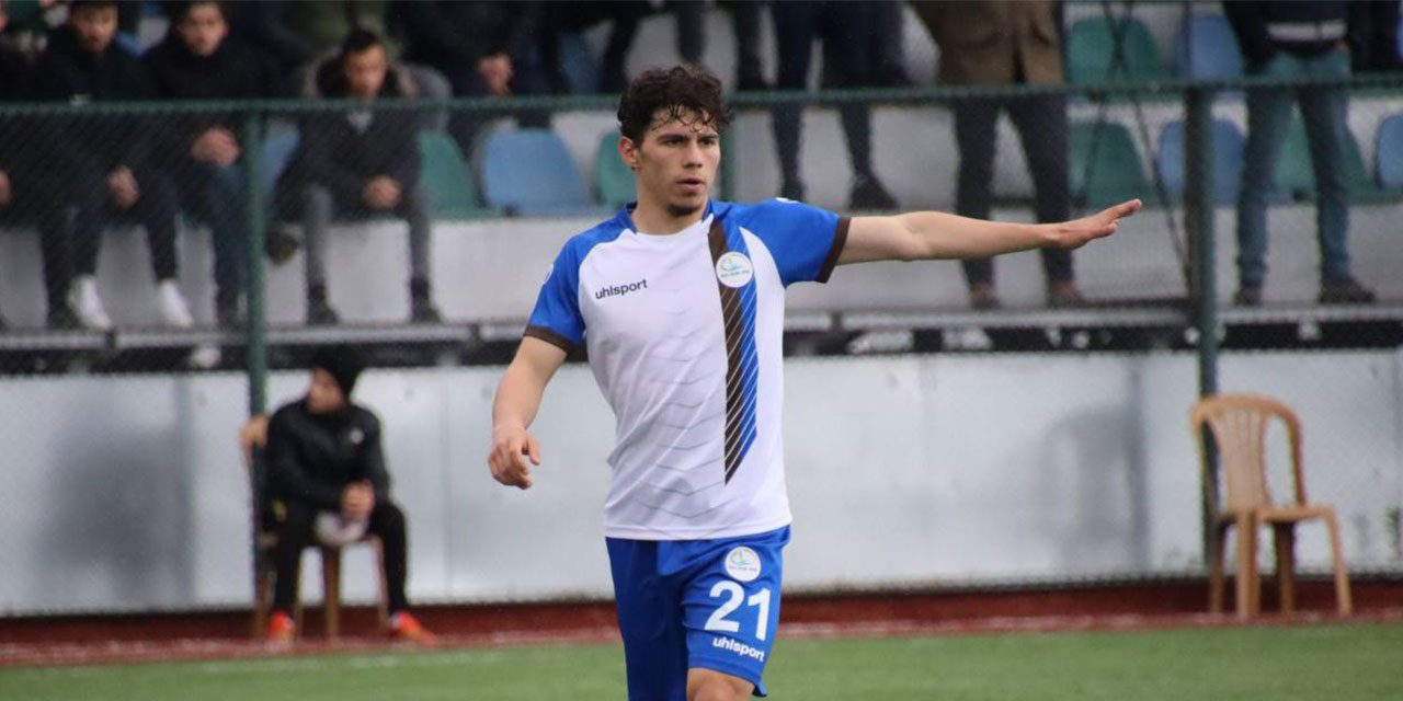 Rizeli amatör futbolcu Mahmut Sarıhasan, 3. Lig'de oynayacak